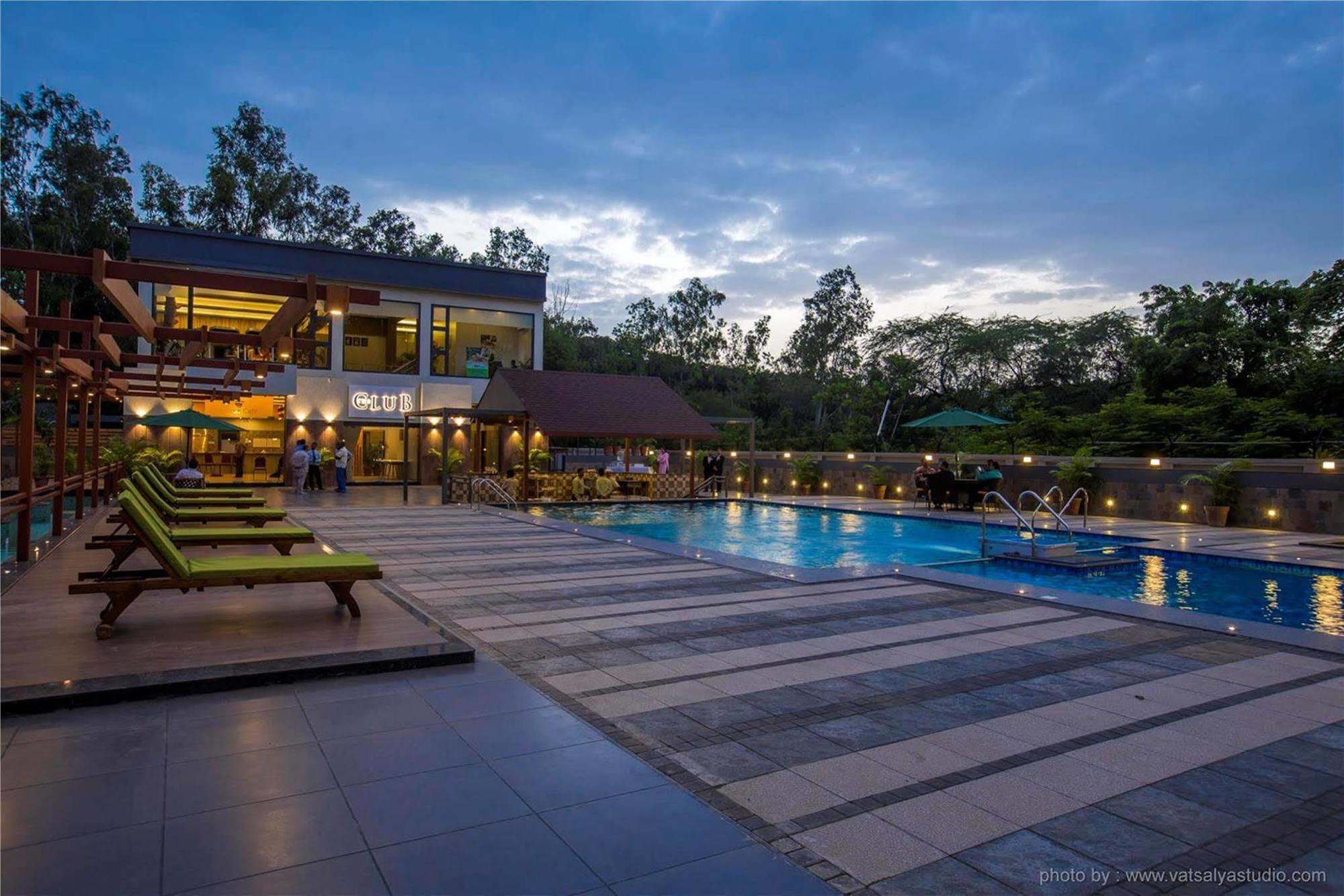 Vits Shalimar, Ankleshwar Otel Dış mekan fotoğraf