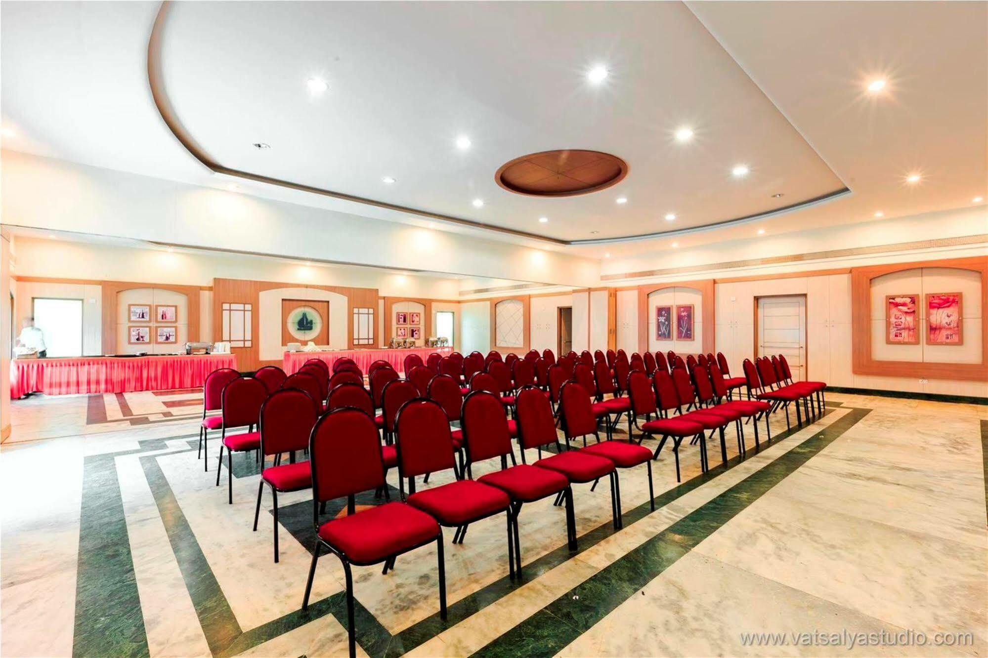 Vits Shalimar, Ankleshwar Otel Dış mekan fotoğraf