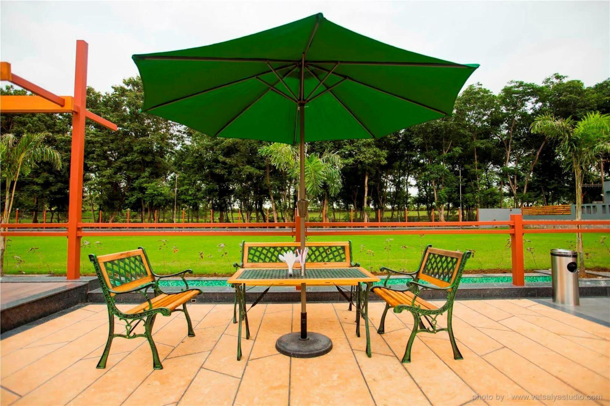 Vits Shalimar, Ankleshwar Otel Dış mekan fotoğraf