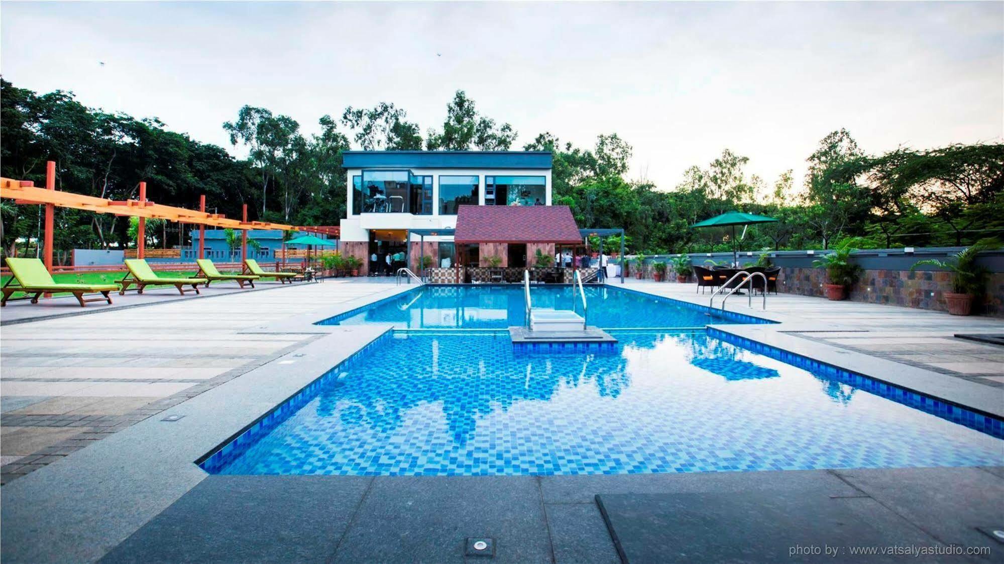 Vits Shalimar, Ankleshwar Otel Dış mekan fotoğraf